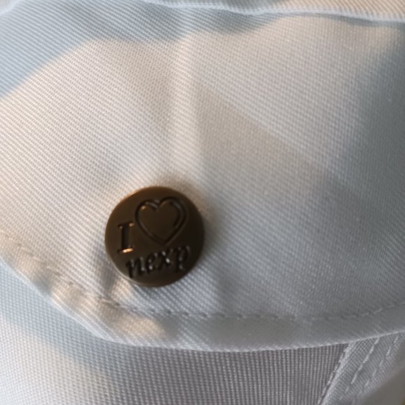 woman shirt button down semi white translucide Small feel like a medium large - Picture 4 of 10